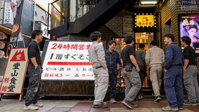 朝５時からこの豚汁！あの「十八番」の朝めしを受け継いだ大阪・梅田の大衆食堂！