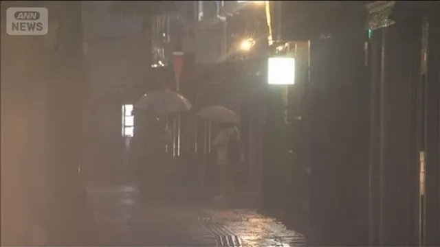 “家屋が倒壊するような暴風のおそれ”大型で強い台風30号 沖縄に最接近へ(2026年10月23日)
